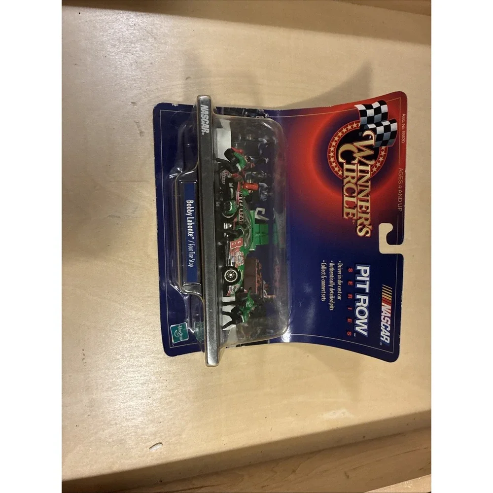 Winners Circle Pit Row Series 1/64 #18 Bobby Labonte Interstate Batteries NIB